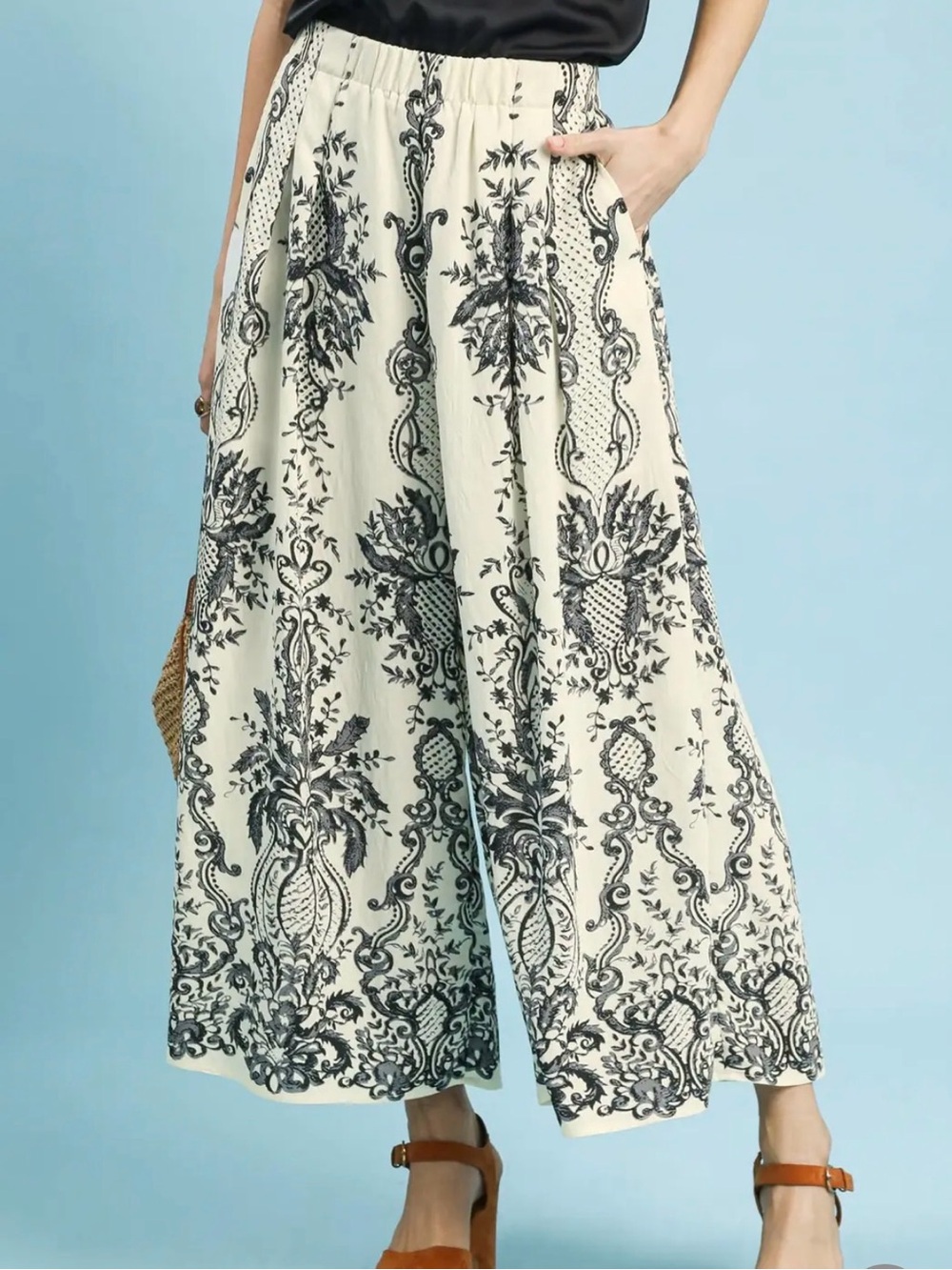 ♥️Hello Gorgeous! Border Print Wide Leg Pants - Cream/Black
